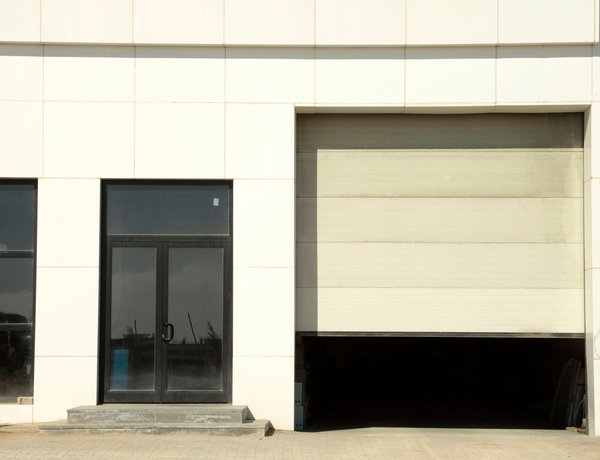 Problèmes courants de porte de garage sectionnelle motorisée