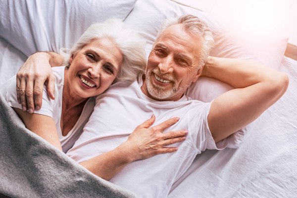 Trouvez l'amour : guide des rencontres pour seniors célibataires